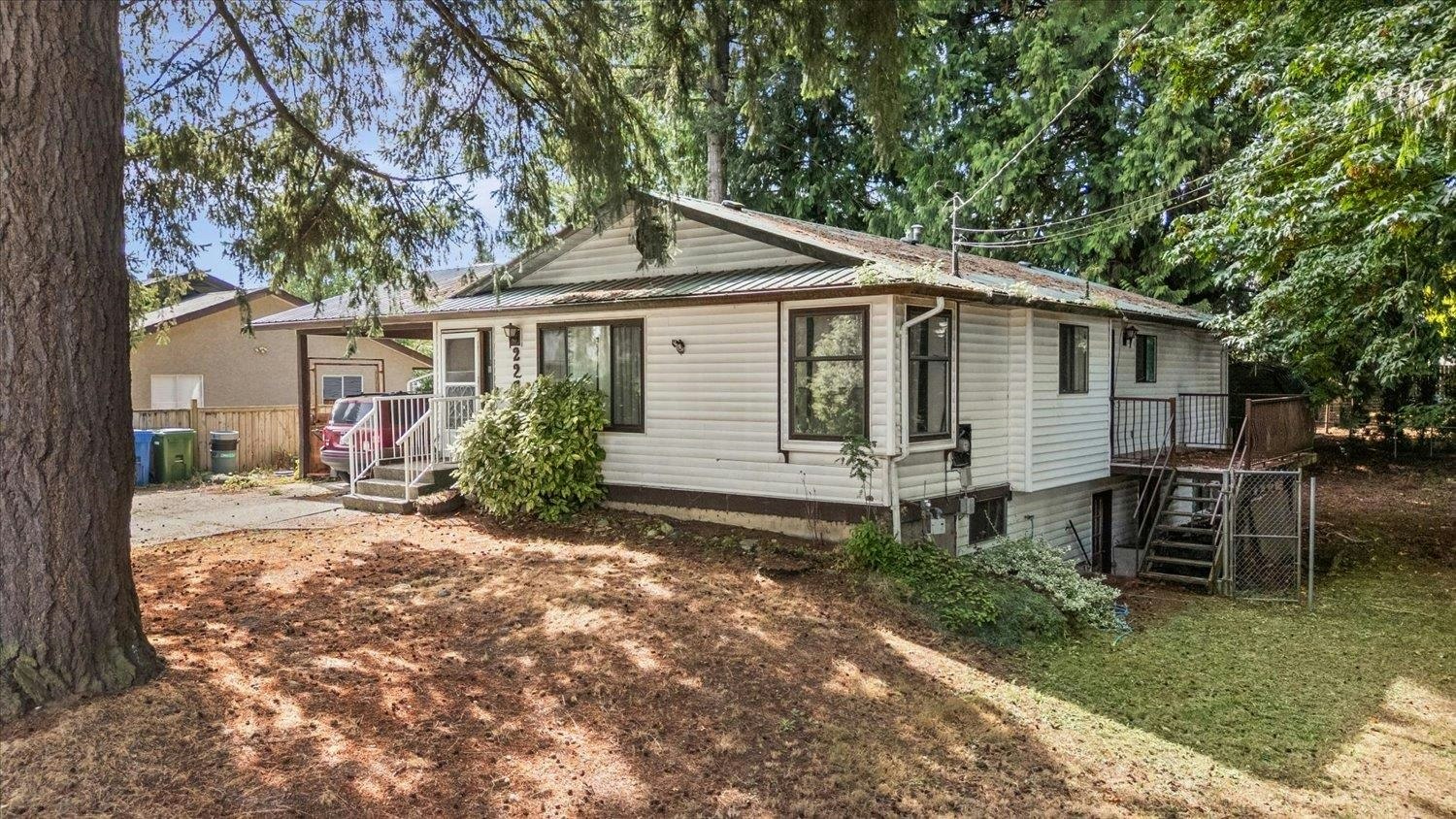 2277 Mouldstade Road - 2