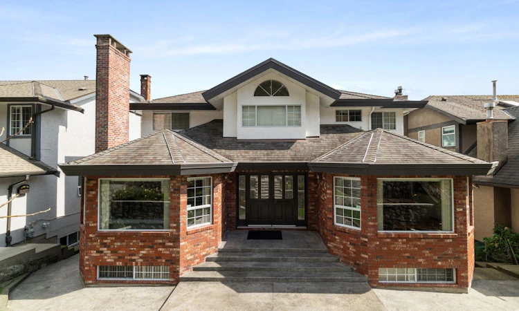 547 Tempe Crescent
