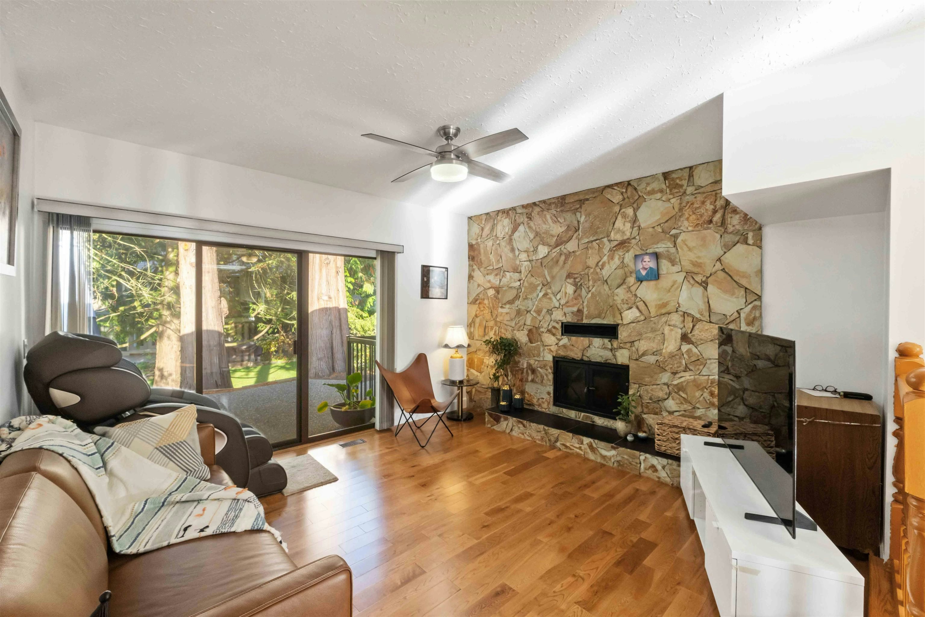 34869 Everett Drive, Abbotsford, BC, V2S 7R7 - 9