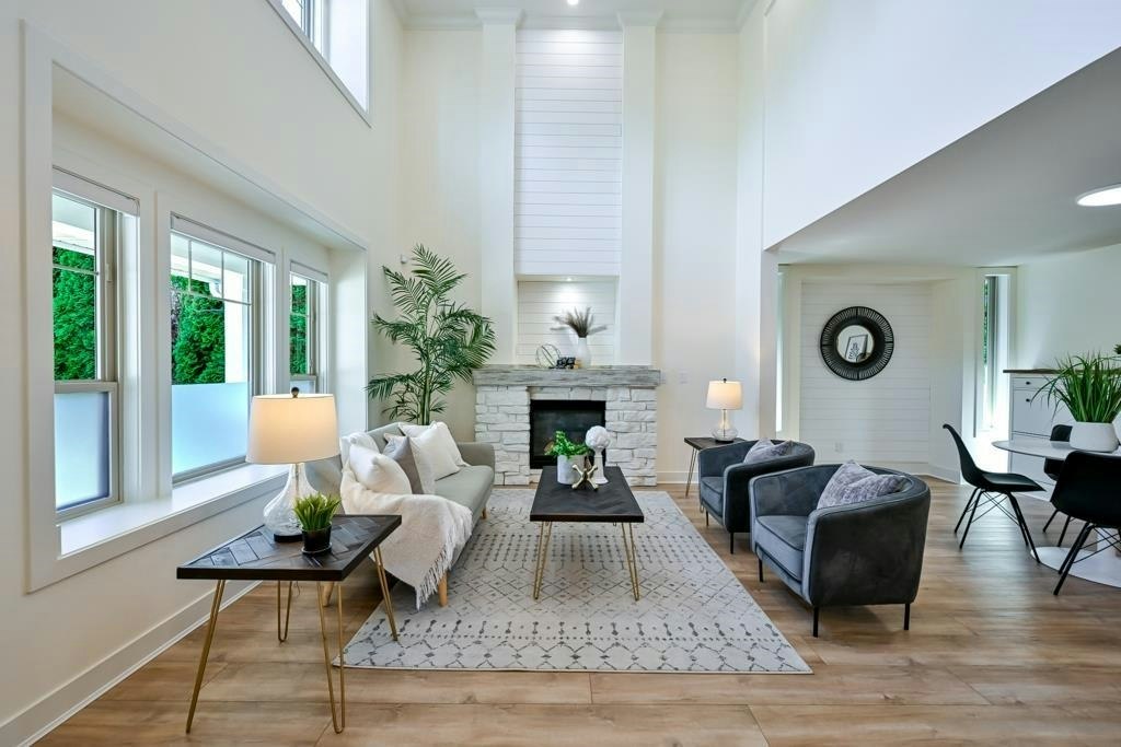 9709 Crown Crescent - 5