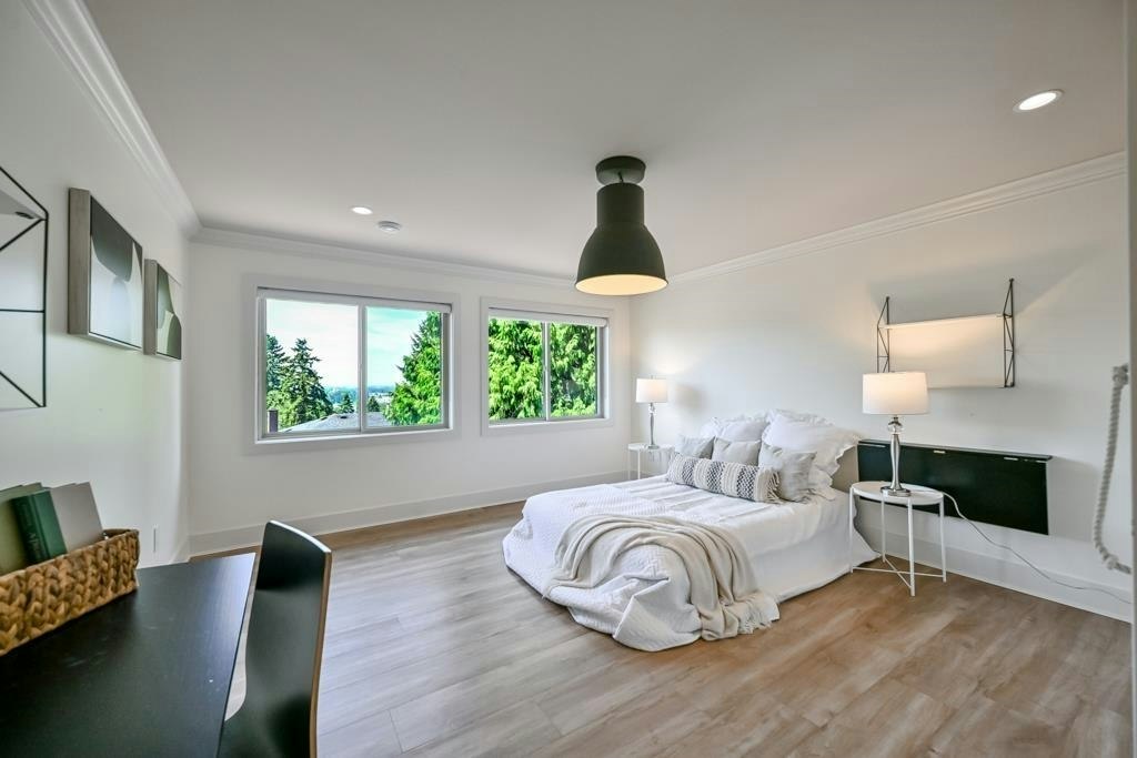 9709 Crown Crescent, Surrey, BC, V3V 2T7 - 35