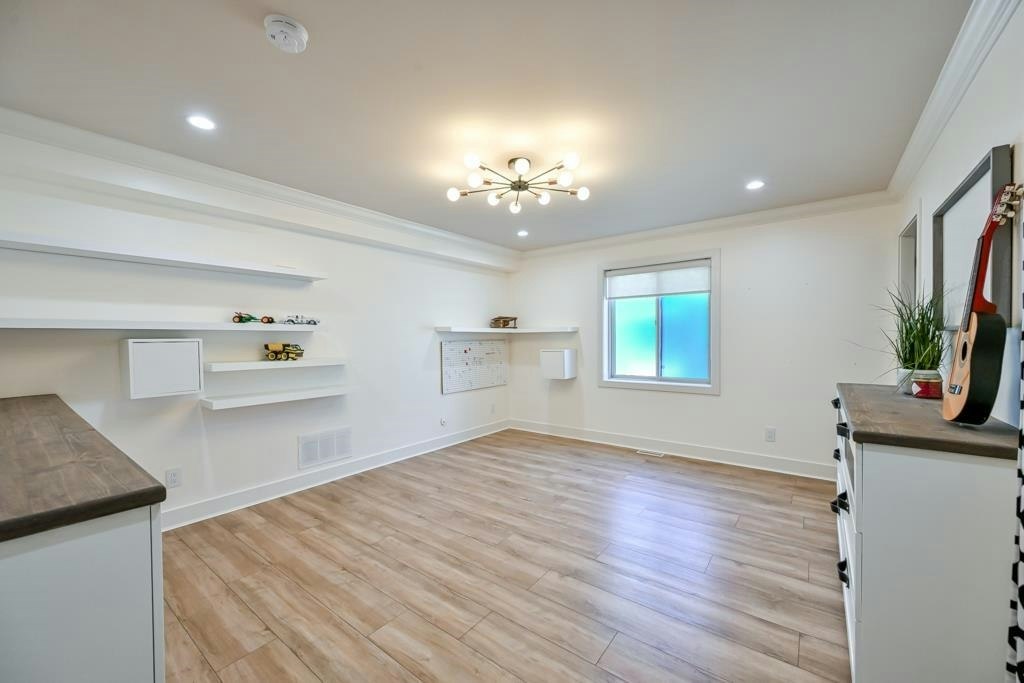 9709 Crown Crescent, Surrey, BC, V3V 2T7 - 10