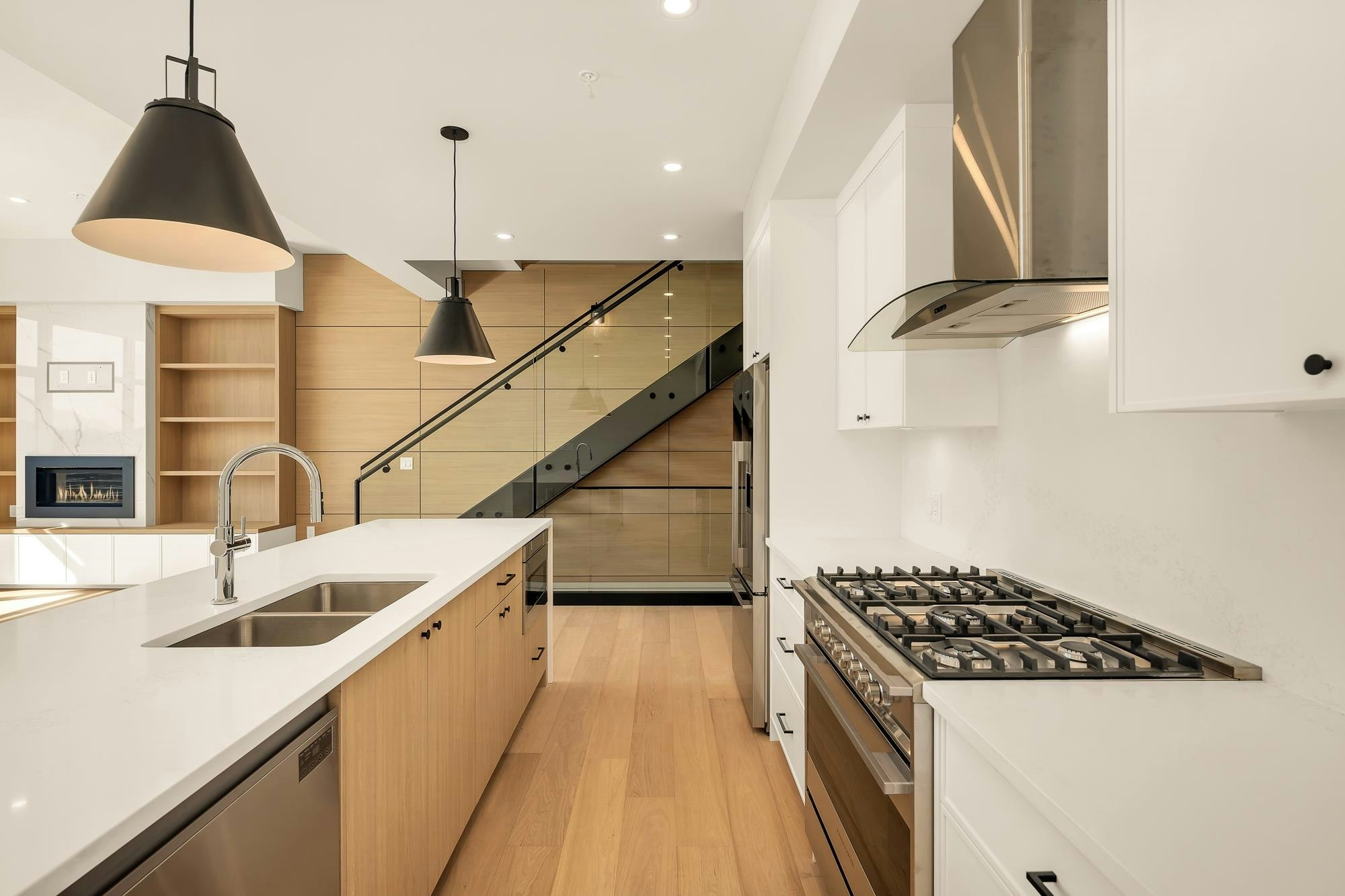 15-3407 Mamquam Road - 5
