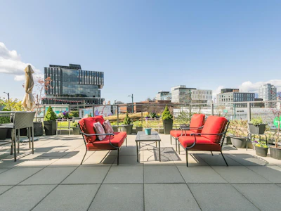 304-210 E 5th Avenue - 2