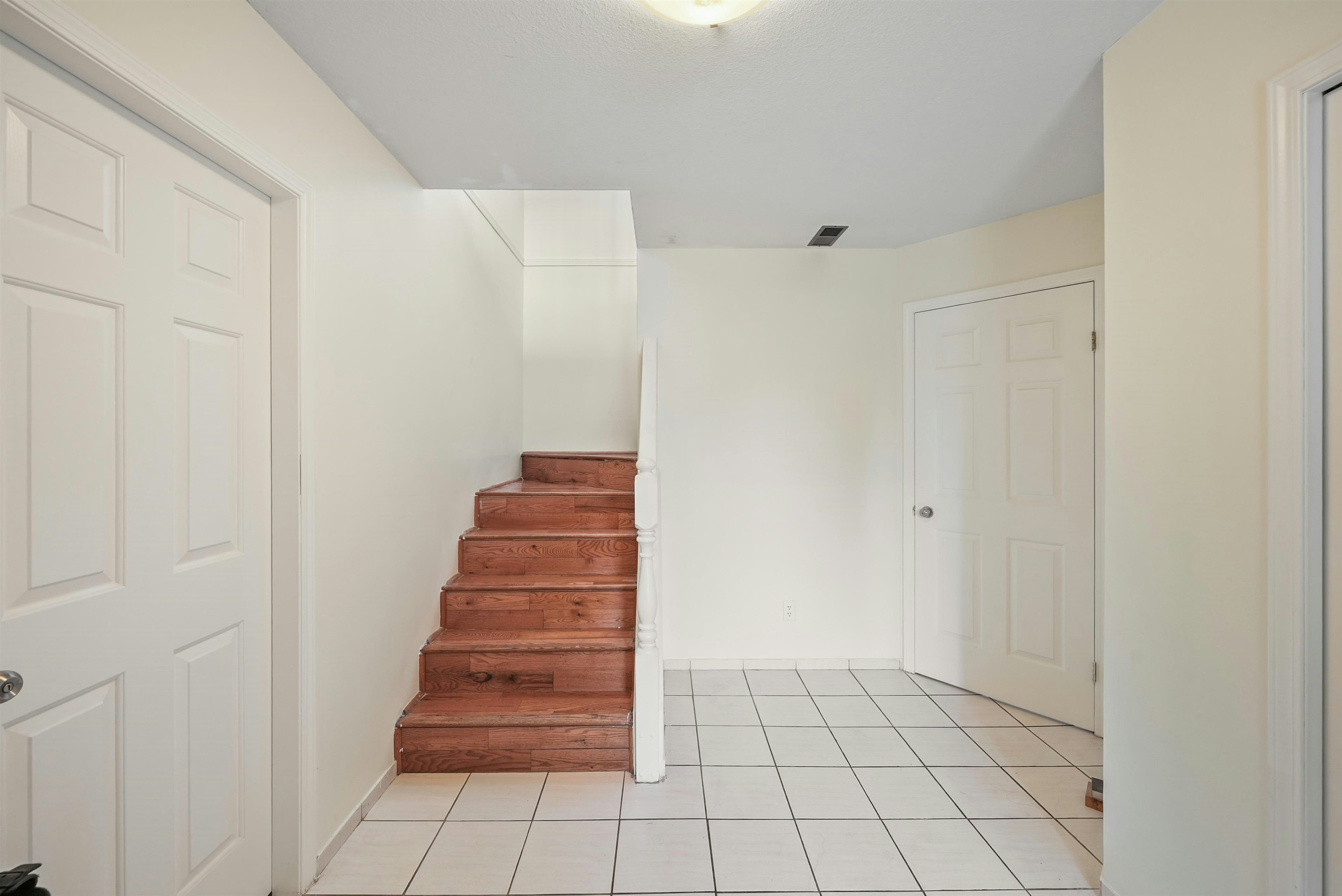 2749 Dehavilland Place, Abbotsford, BC, V2T 5E2 - 3