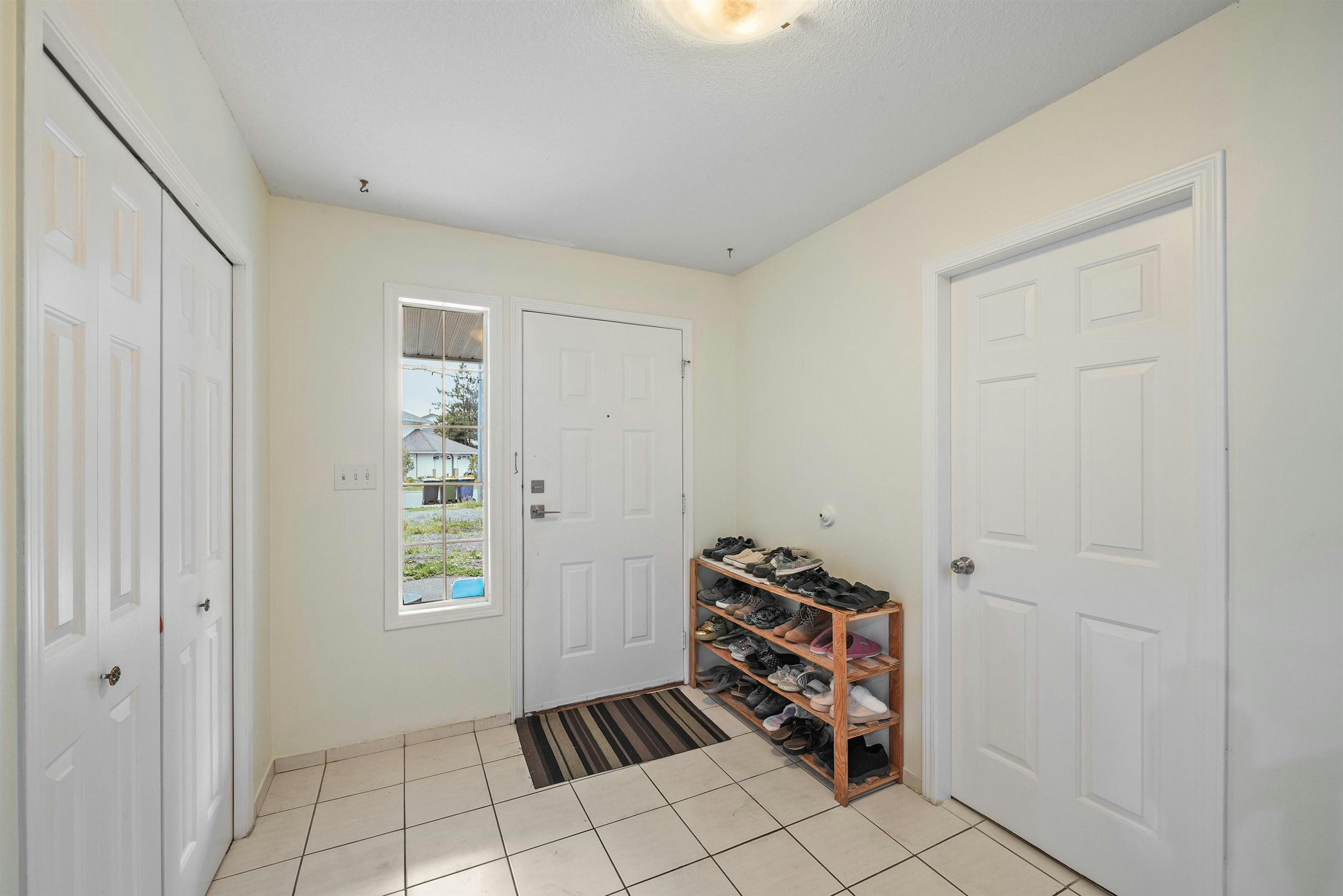 2749 Dehavilland Place, Abbotsford, BC, V2T 5E2 - 2