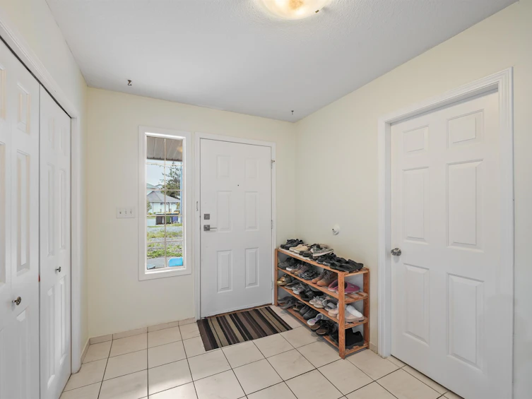 2749 Dehavilland Place, Abbotsford, BC, V2T 5E2 - 2