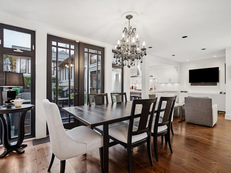 3814 W 11 Avenue, Vancouver, BC, V6R 2K9 - 4