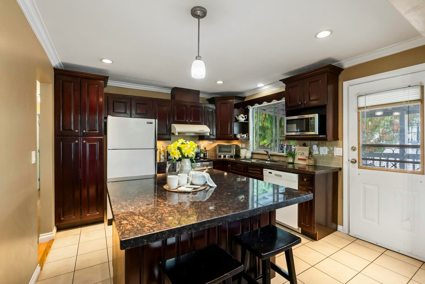 8825 160 Street, Surrey, BC, V4N 2X8 - 8