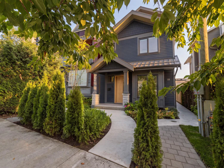 20 W 14th Avenue, Vancouver, BC, V5Y 1W6