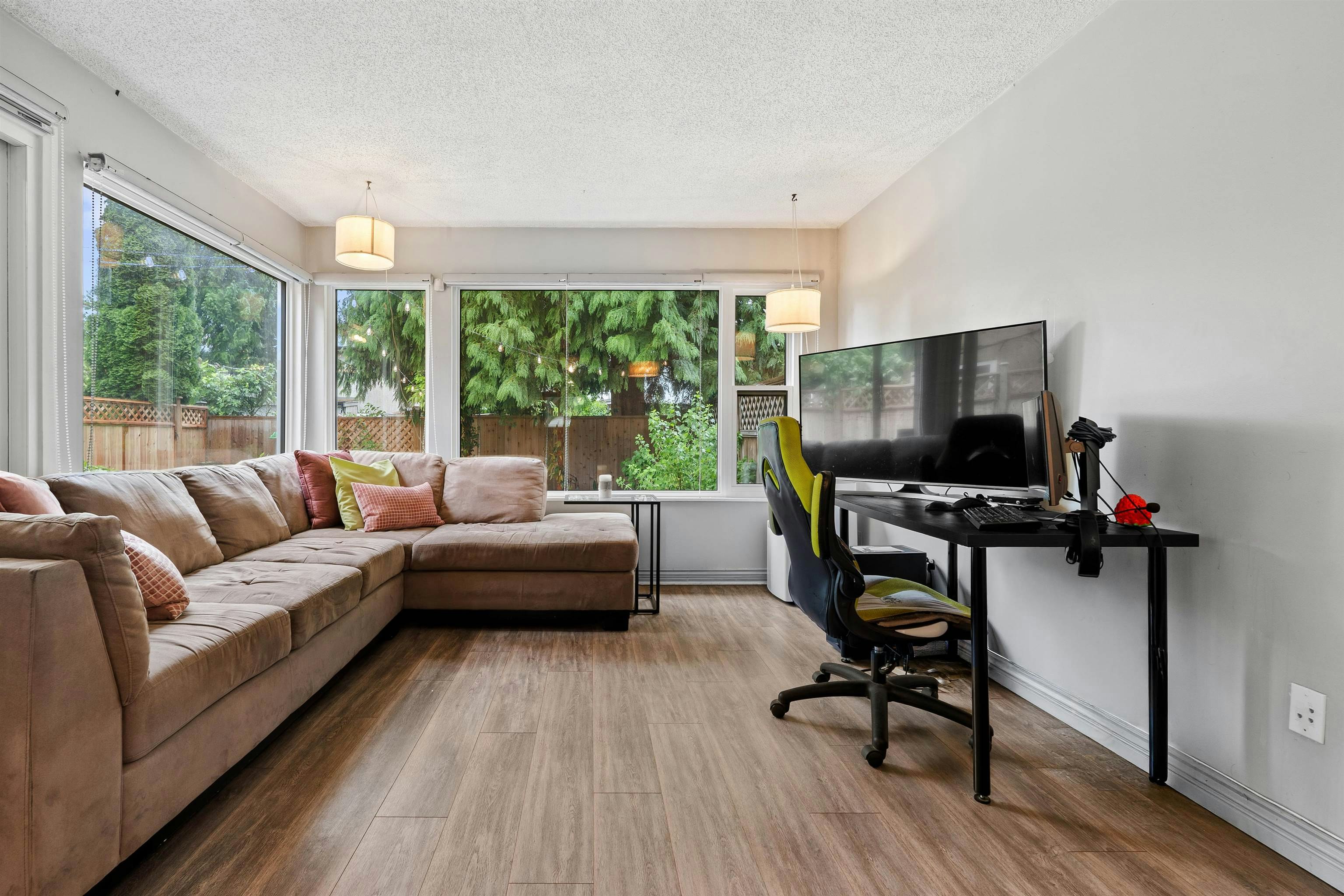 886 Pinebrook Place, Coquitlam, BC, V3C 4B9 - 10