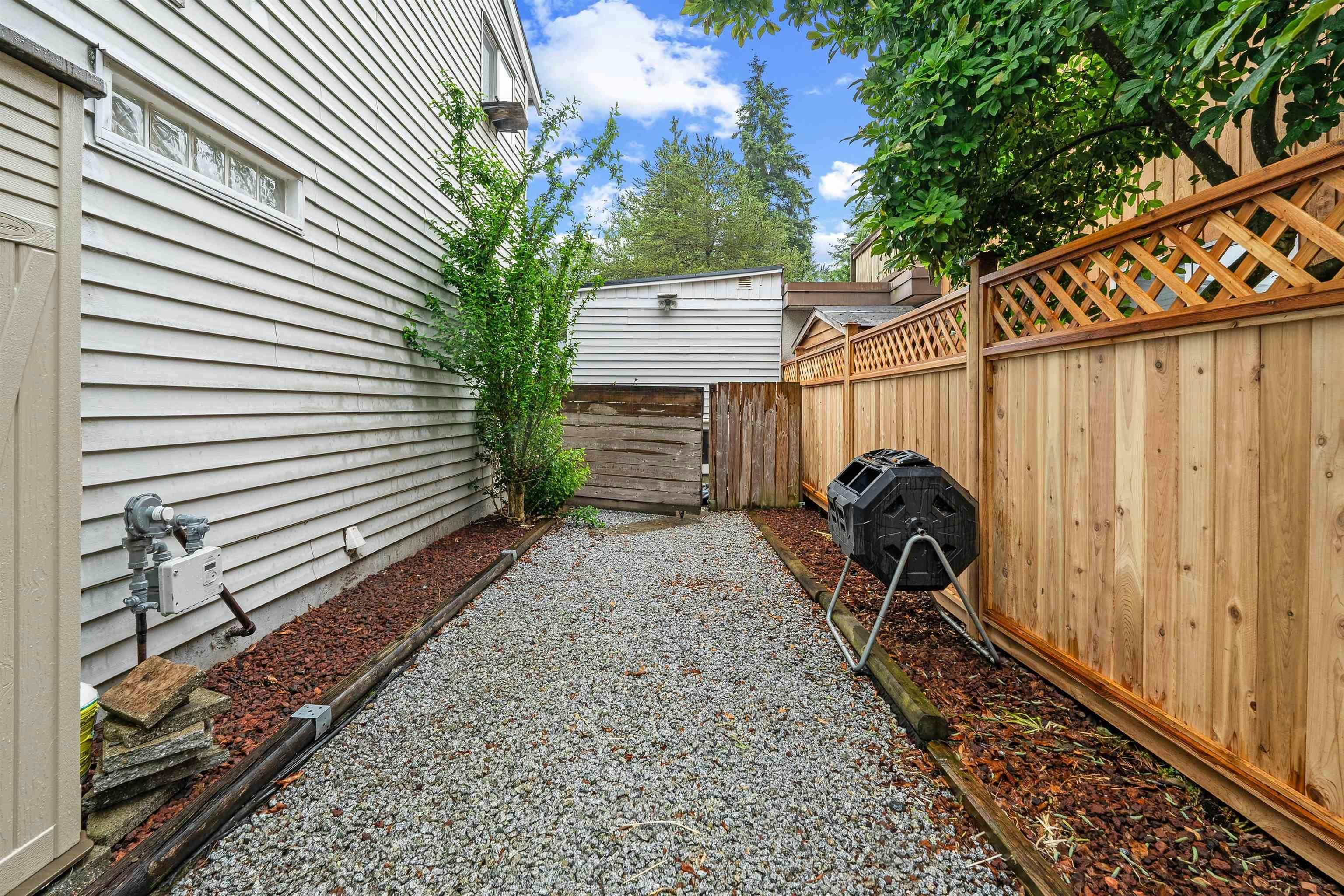 886 Pinebrook Place, Coquitlam, BC, V3C 4B9 - 14