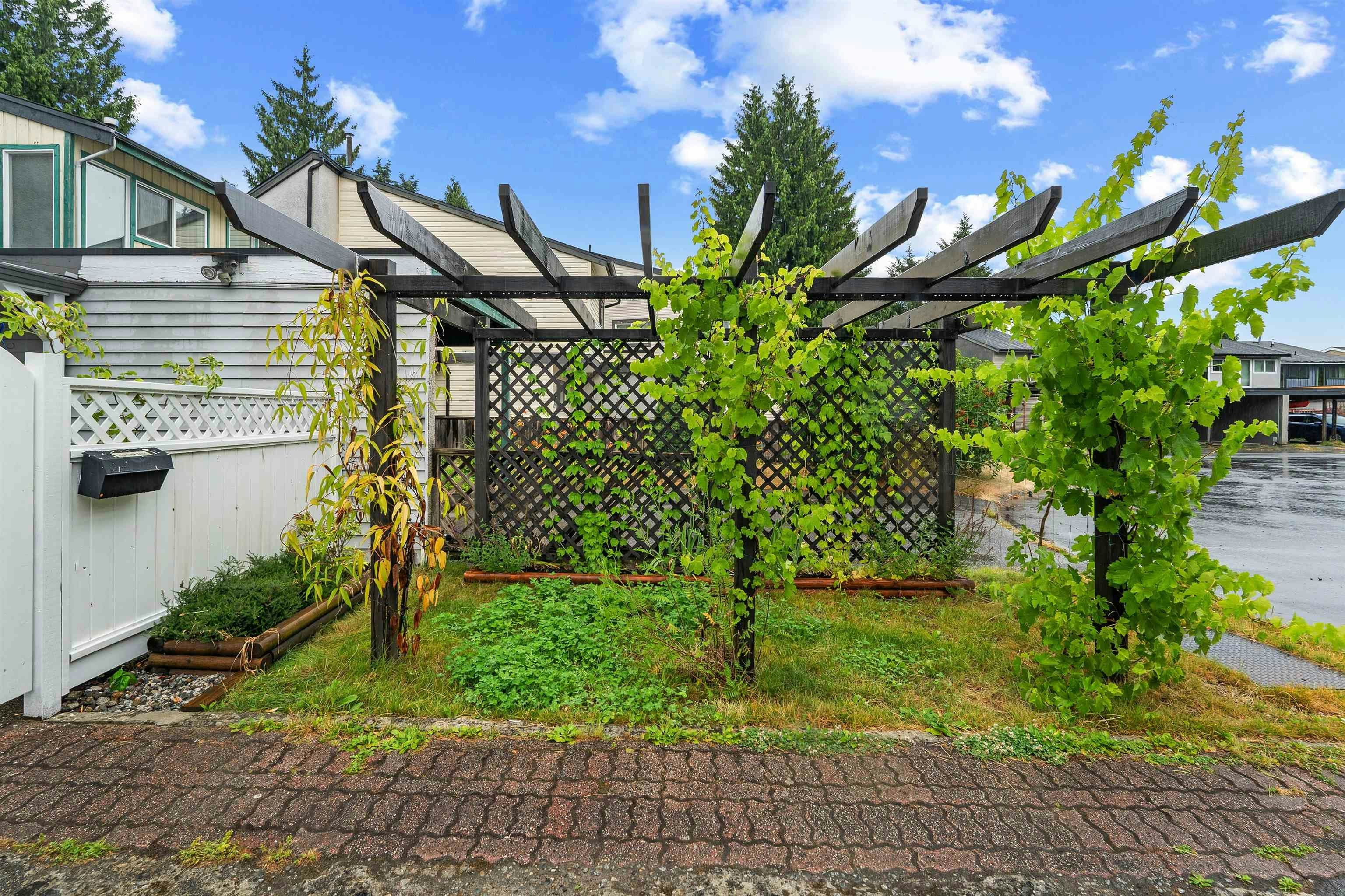 886 Pinebrook Place, Coquitlam, BC, V3C 4B9 - 25