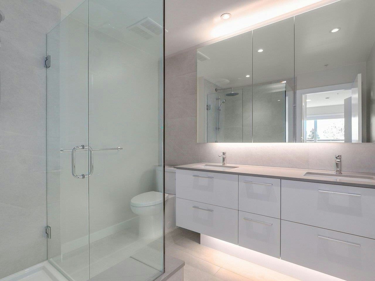 304-110 E 17th Street, North Vancouver, BC, V5V 1A1 - 12