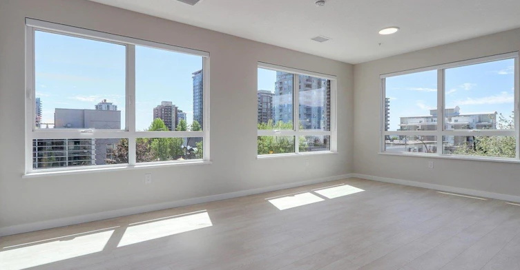 304-110 E 17th Street, North Vancouver, BC, V5V 1A1 - 3