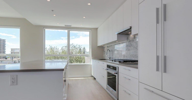 304-110 E 17th Street, North Vancouver, BC, V5V 1A1 - 8