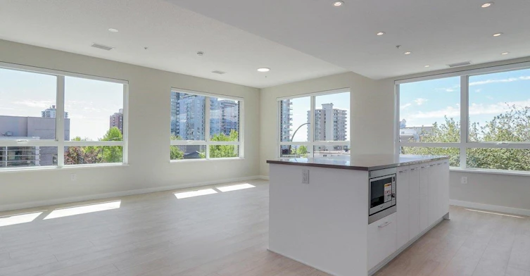 304-110 E 17th Street, North Vancouver, BC, V5V 1A1 - 2