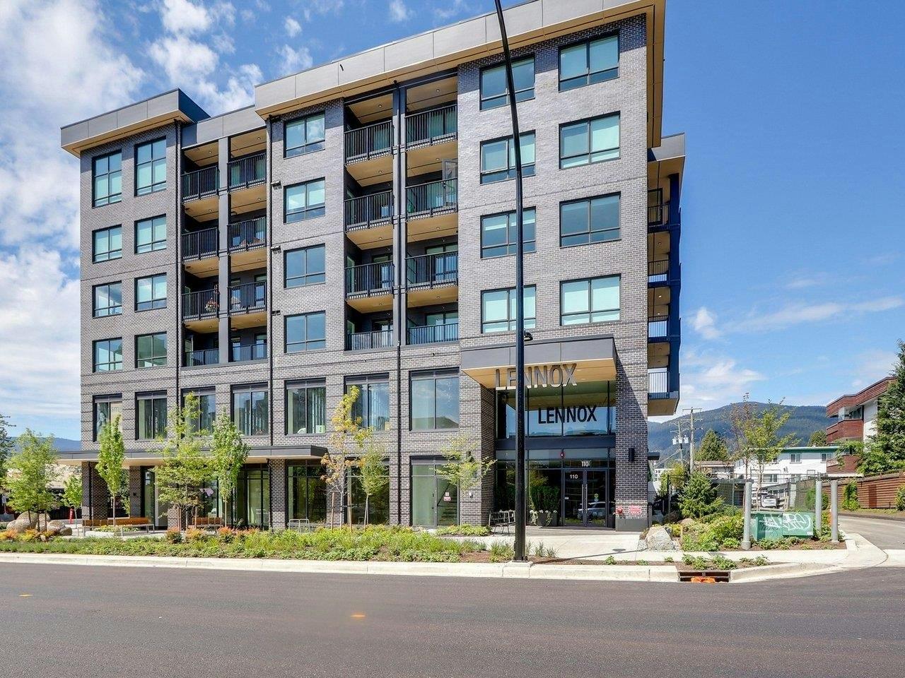 304-110 E 17th Street, North Vancouver, BC, V5V 1A1