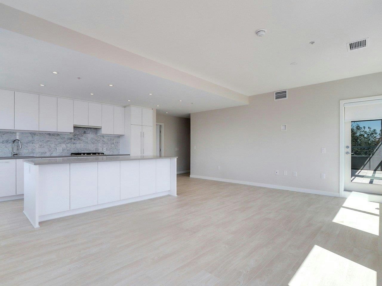 304-110 E 17th Street, North Vancouver, BC, V5V 1A1 - 4