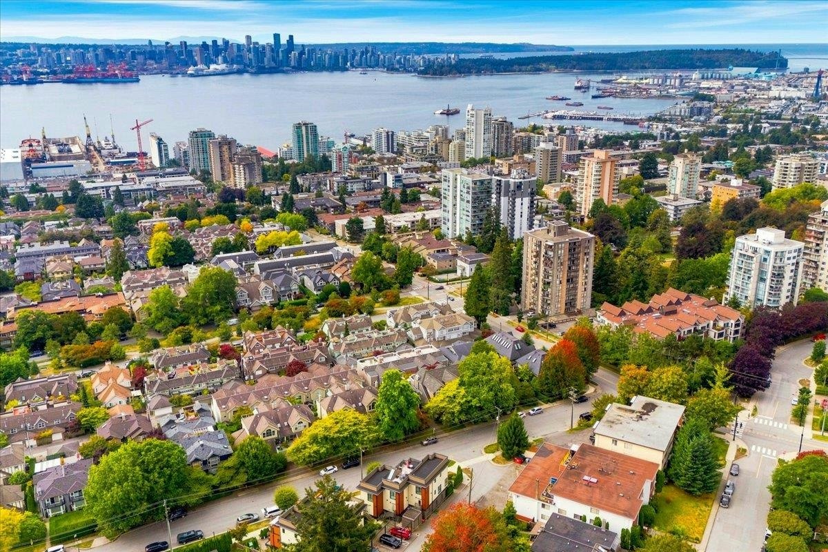 226 E 8th Street, North Vancouver, BC, V7L 1Z1 - 28