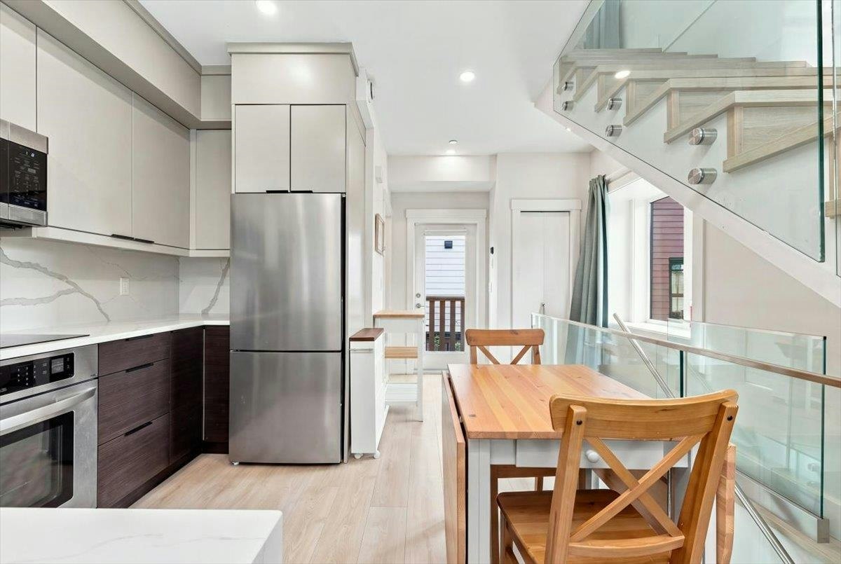 226 E 8th Street - 5