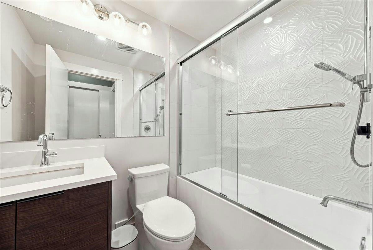 226 E 8th Street, North Vancouver, BC, V7L 1Z1 - 16
