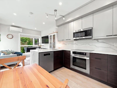 226 E 8th Street - 3