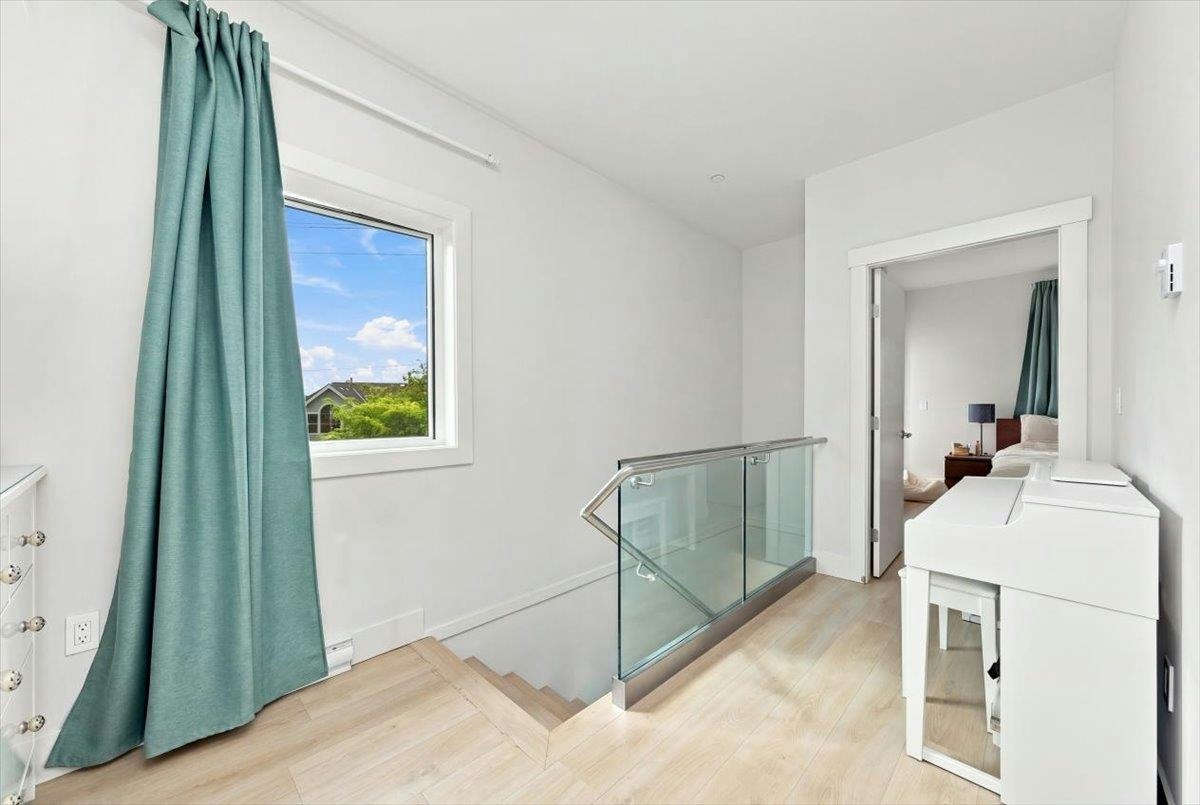 226 E 8th Street, North Vancouver, BC, V7L 1Z1 - 18