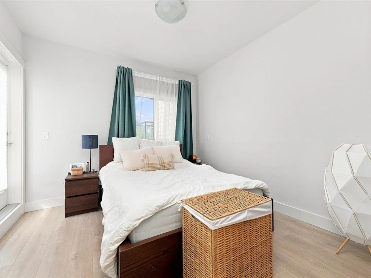 226 E 8th Street, North Vancouver, BC, V7L 1Z1 - 13
