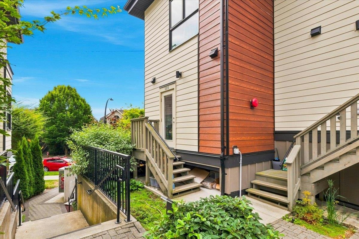 226 E 8th Street, North Vancouver, BC, V7L 1Z1 - 22