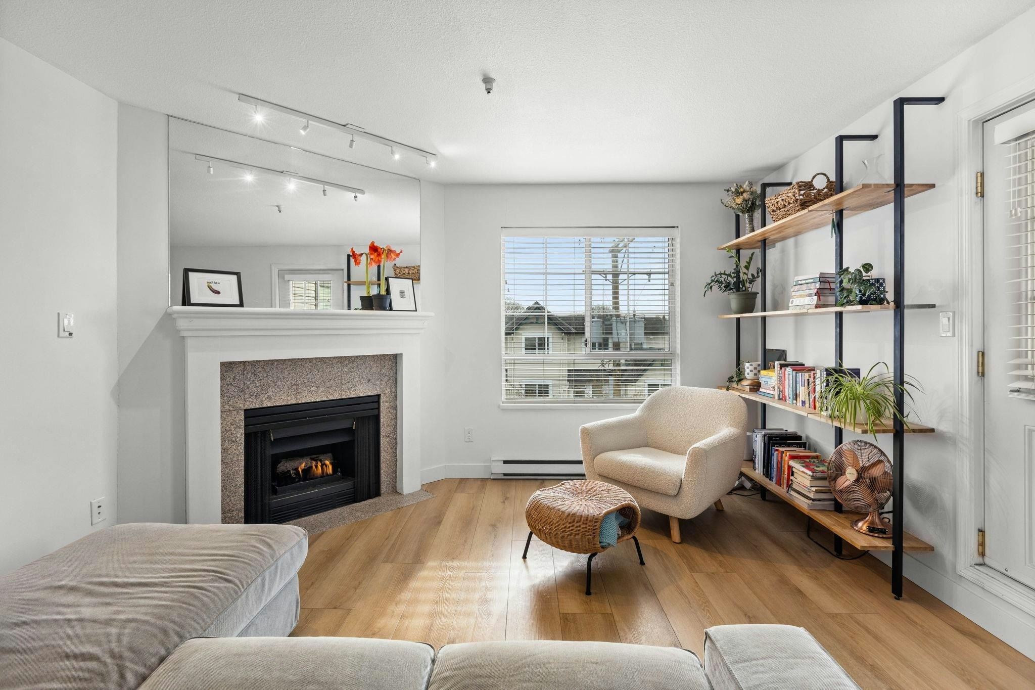407-1950 E 11th Avenue - 3