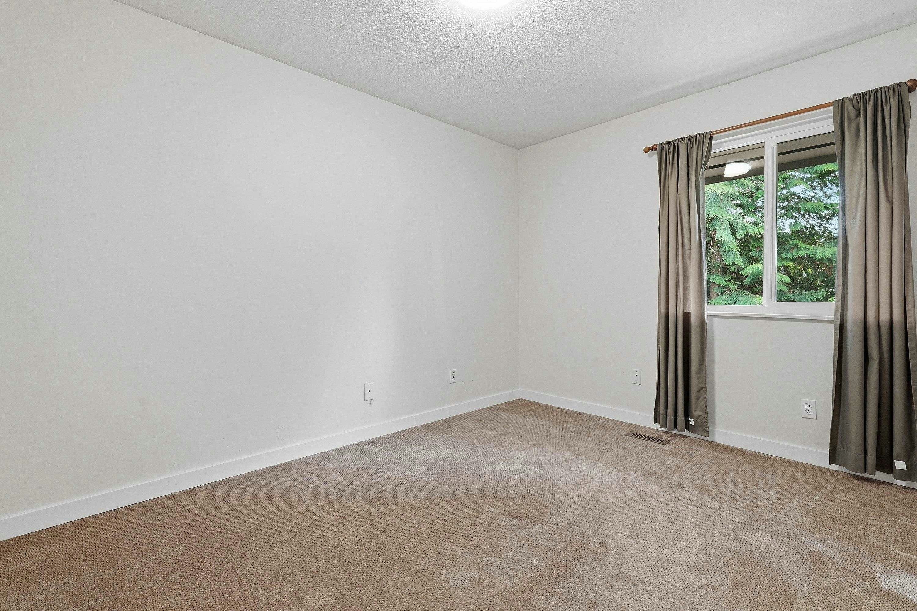 2329 Mountain Highway, North Vancouver, BC, V7J 2N2 - 26
