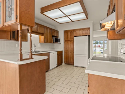 232-32691 Garibaldi Drive - 4
