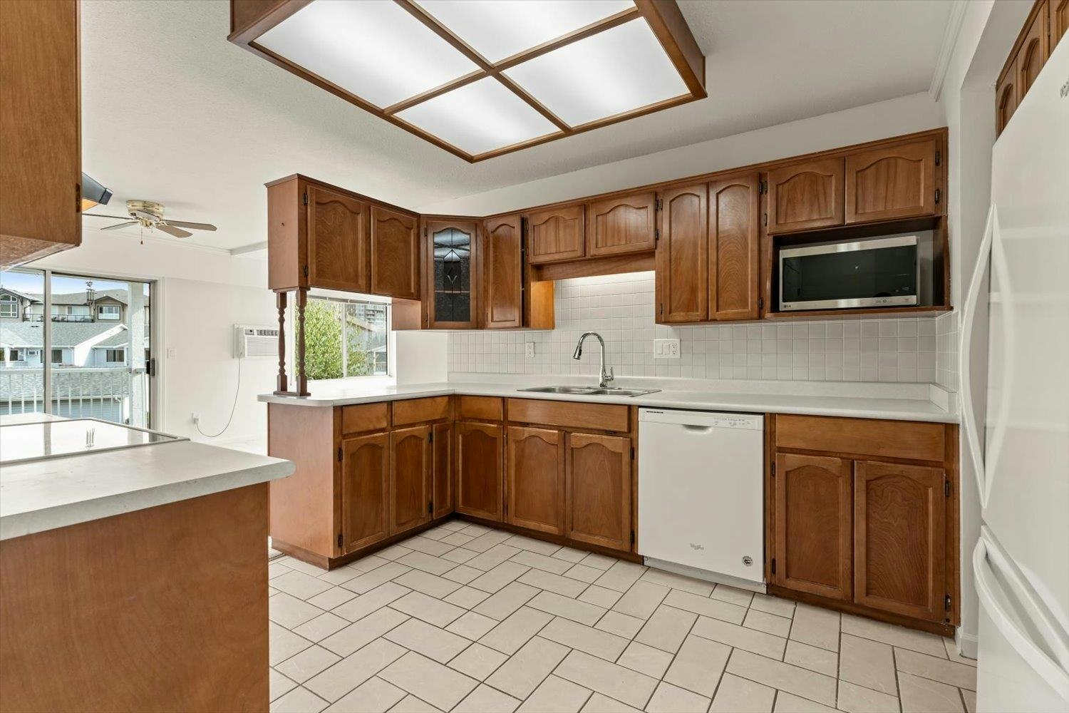 232-32691 Garibaldi Drive - 5