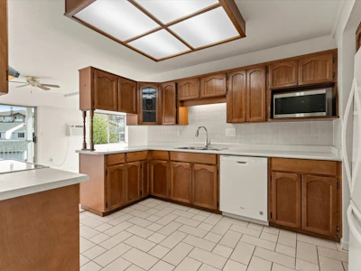 232-32691 Garibaldi Drive - 5