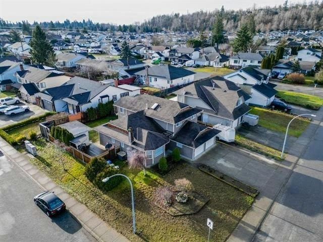 32066 Sorrento Avenue, Abbotsford, BC, V2T 5B7 - 5