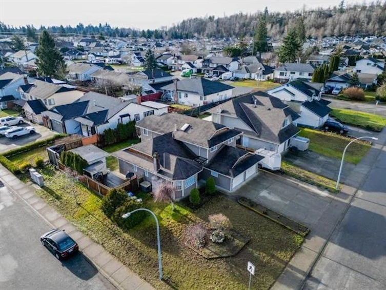 32066 Sorrento Avenue, Abbotsford, BC, V2T 5B7 - 5