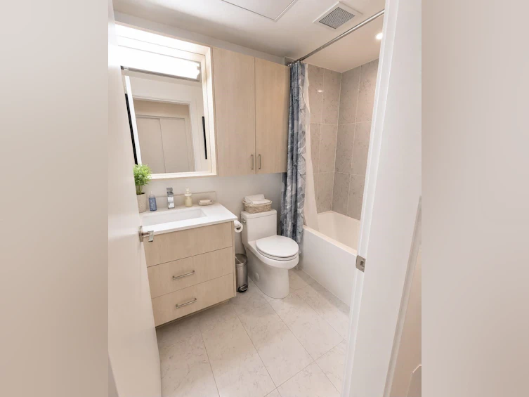 E405-13858 108 Avenue, Surrey, BC, V3T 0T8 - 7