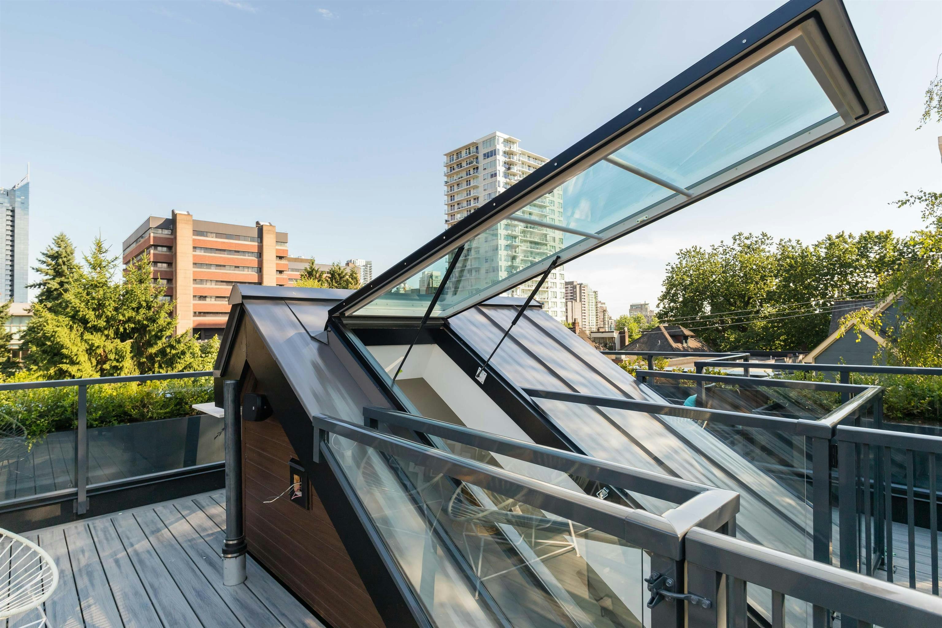 2-1152 Comox Street, Vancouver, BC, V6E 1K5