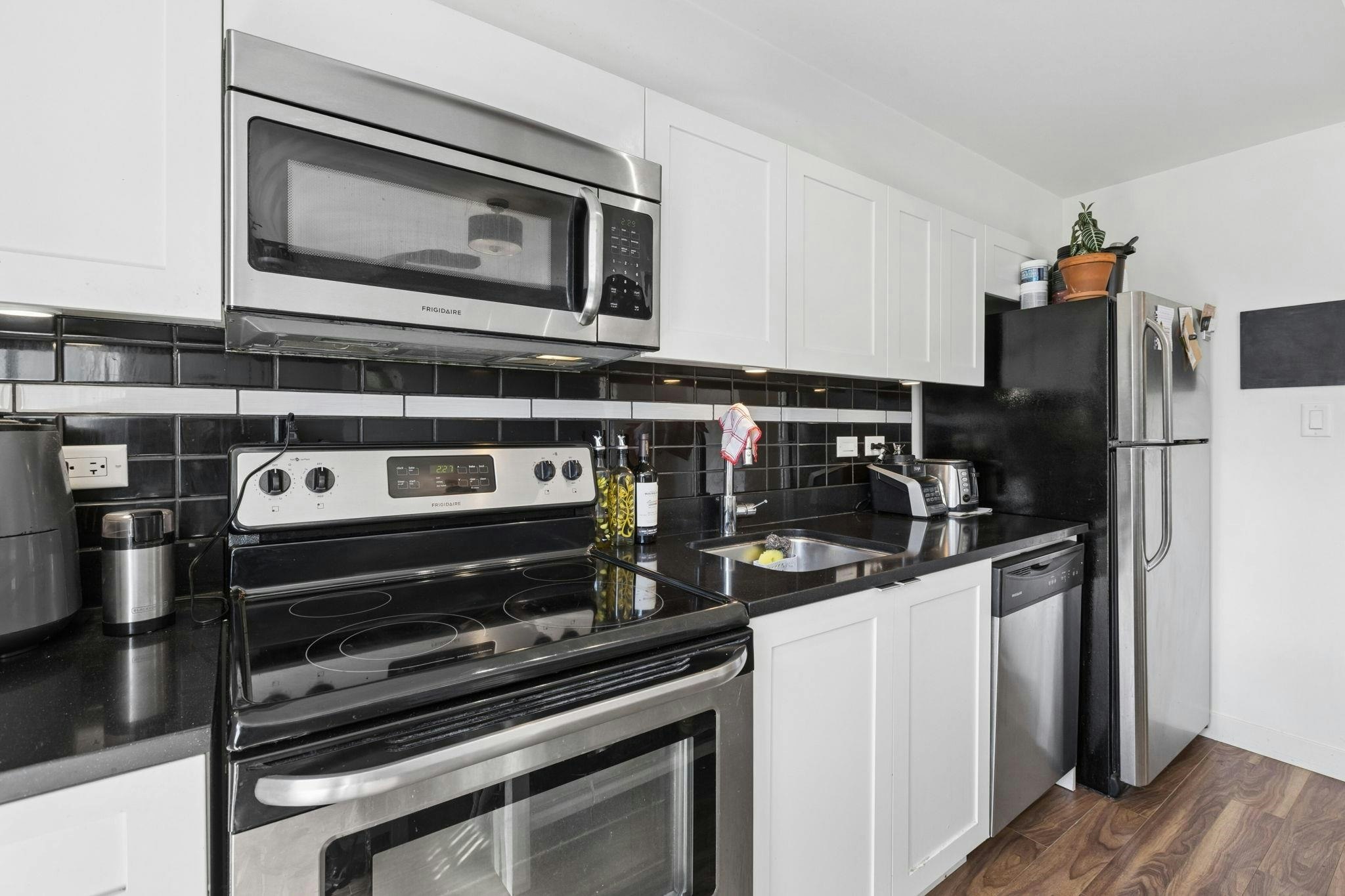 406-2511 Quebec Street, Vancouver, BC, V5T 0B6 - 10