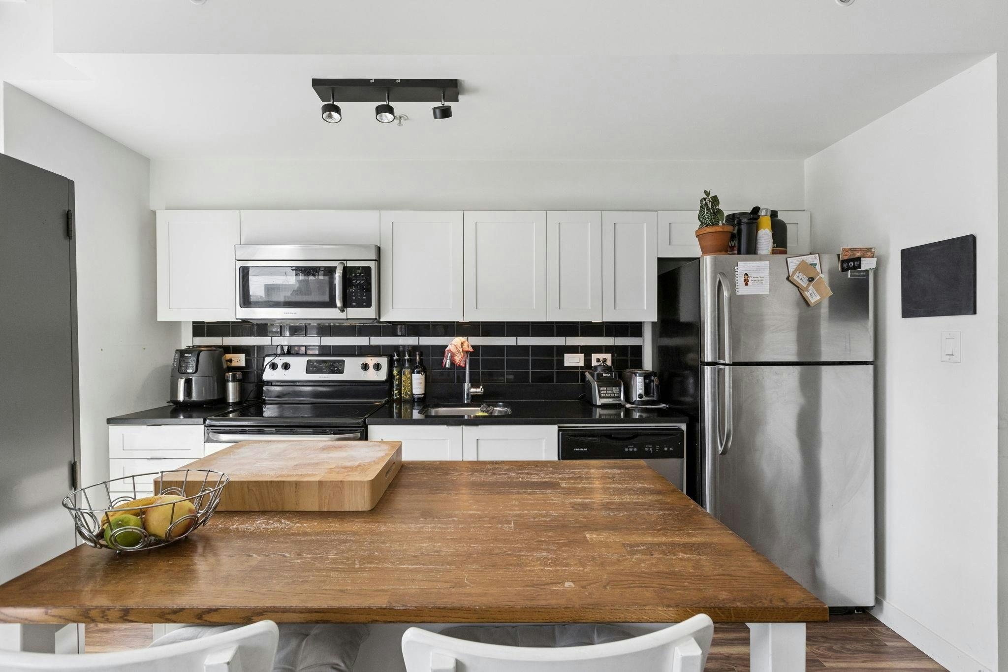 406-2511 Quebec Street, Vancouver, BC, V5T 0B6 - 8