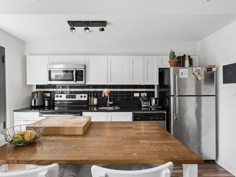 406-2511 Quebec Street, Vancouver, BC, V5T 0B6 - 8