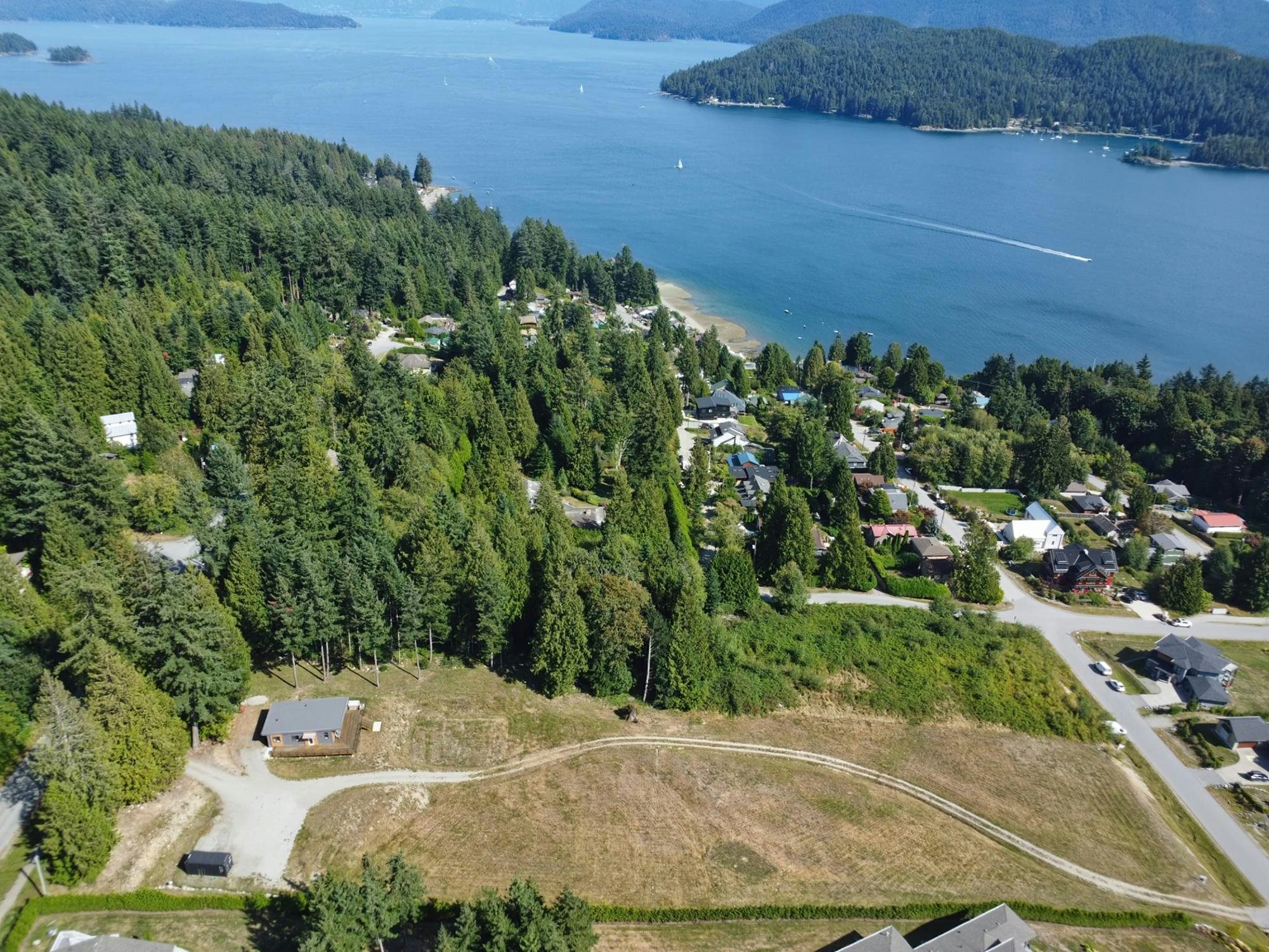 604 Woodland Avenue, Gibsons, BC, V0N 1V1