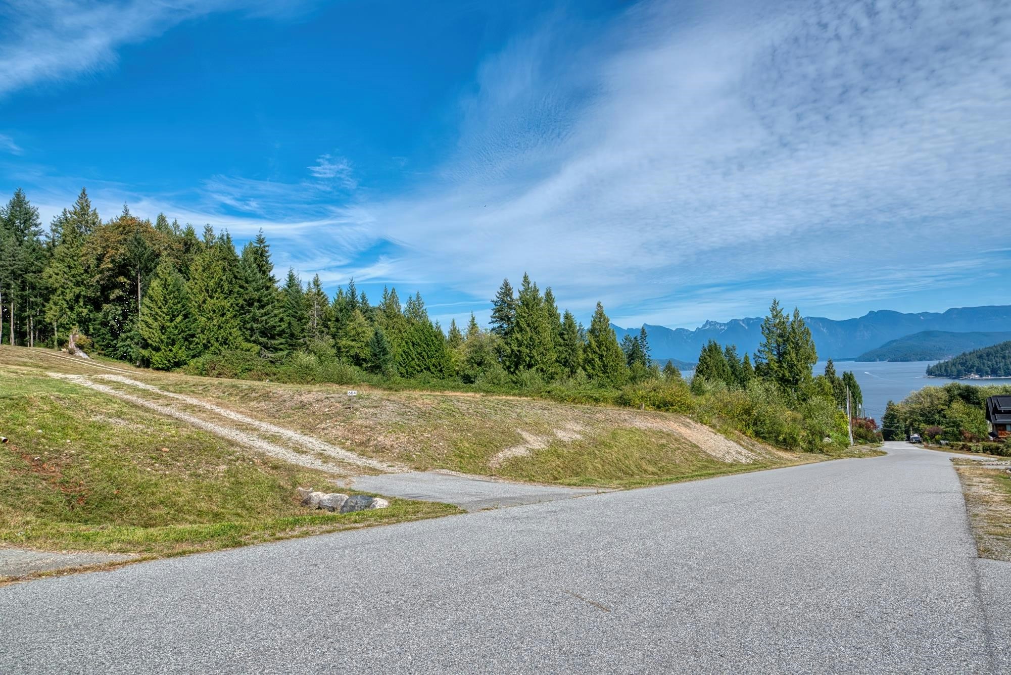 604 Woodland Avenue, Gibsons, BC, V0N 1V1 - 11