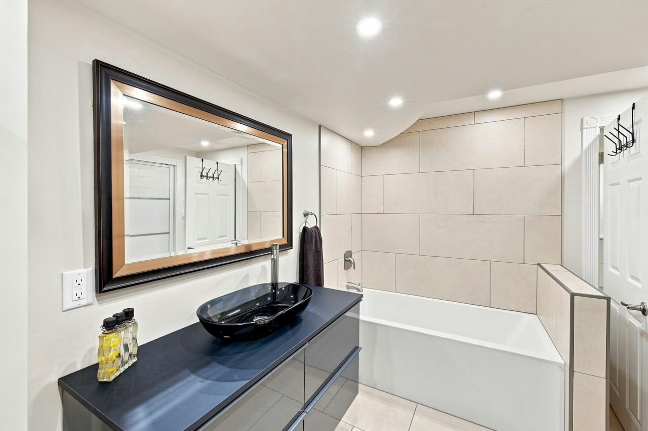 9211 Chapmond Crescent, Richmond, BC, V7E 1M6 - 30