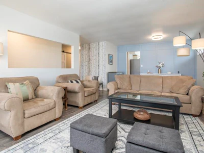5228 Hollyfield Avenue - 5