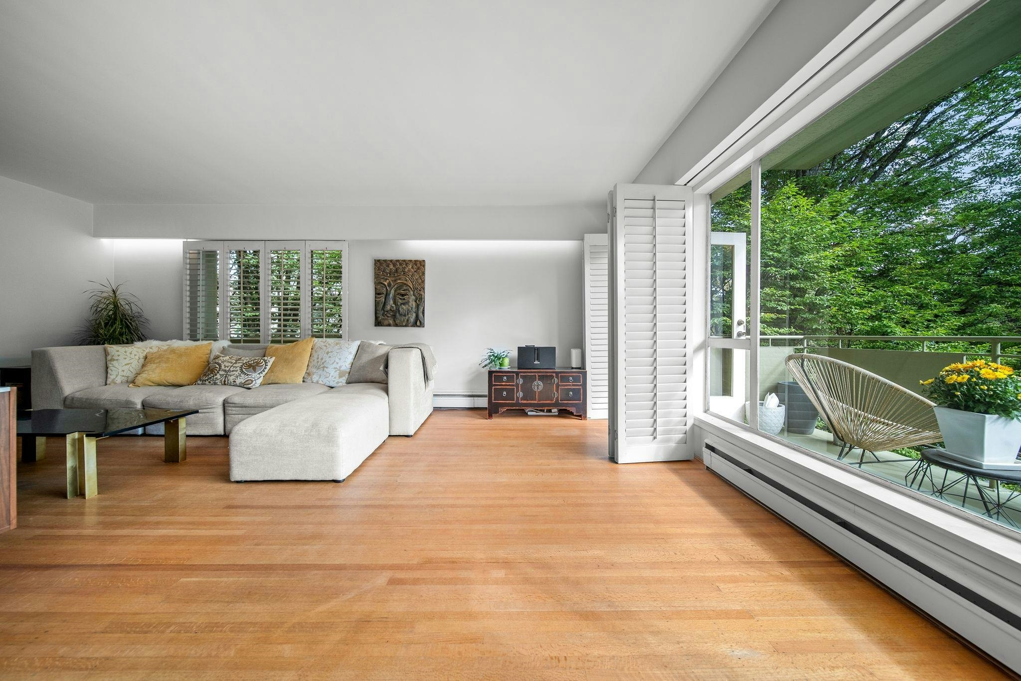 204-5475 Vine Street - 2