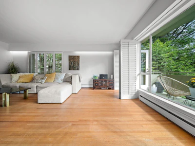 204-5475 Vine Street - 2
