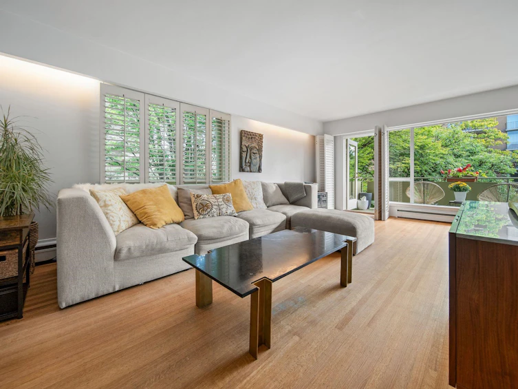 204-5475 Vine Street, Vancouver, BC, V6M 3Z7