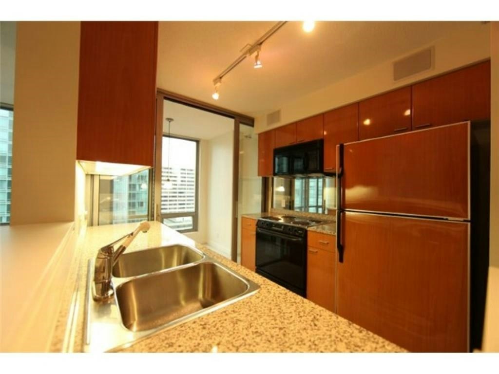 2105-1288 W Georgia Street, Vancouver, BC, V6E 4R3 - 3